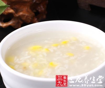 夏季養生食譜 潤肺美膚試試百合粥