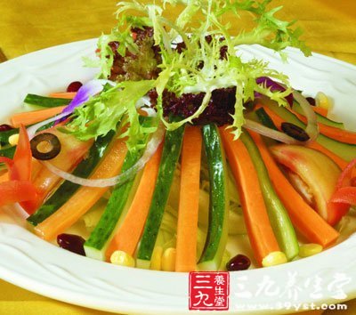 夏季養生食譜 潤肺美膚試試百合粥