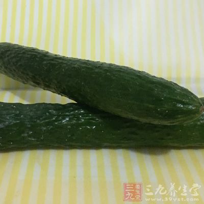 黃瓜富含蛋白質、糖類、維生素B2