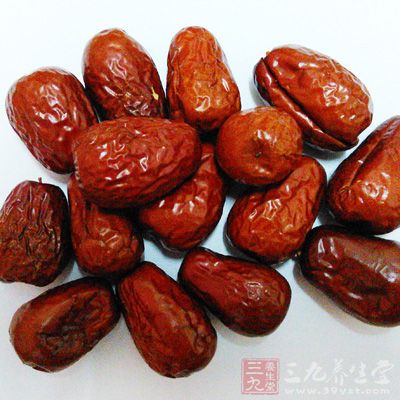 靈芝10克，紅棗10枚，水500毫升