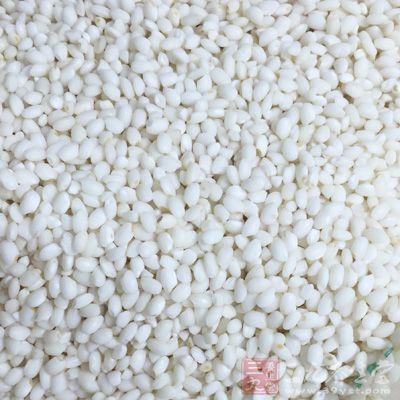 桑椹子20～30克（鮮品30—60克），糯米50克