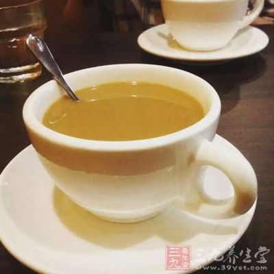 少喝含咖啡因的飲料