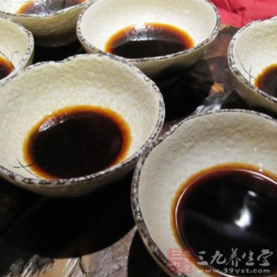 輔料：醬油200克，精鹽10克