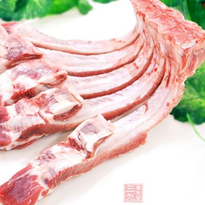 原料：排骨，姜，蔥，香料(八角，茴香，山奈，桂皮，草果丁香，香葉)