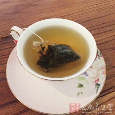 因為在飲食之後，人的胃腸道都是處於充盈狀態的