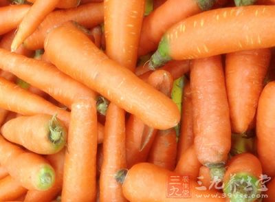 面筋2個、胡蘿卜120克