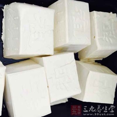 豆腐2塊、蘿卜200克
