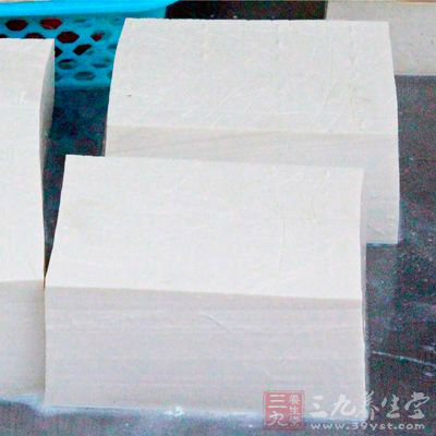 豆腐250克，淡豆豉12克