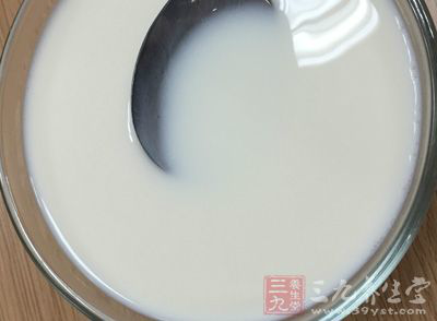 豆漿400克，饅頭85克