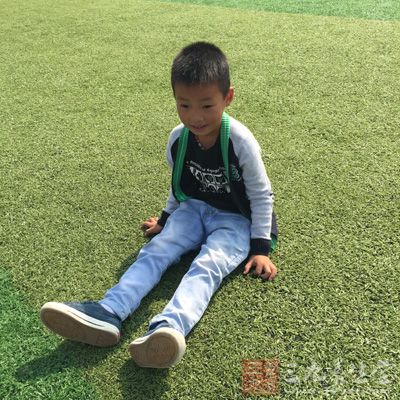在氣候變化的時候，要注意增減衣服