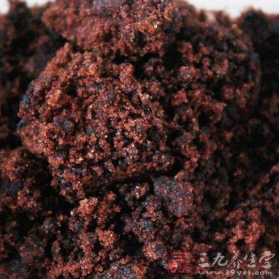 紅砂糖、手帕（或紗布）