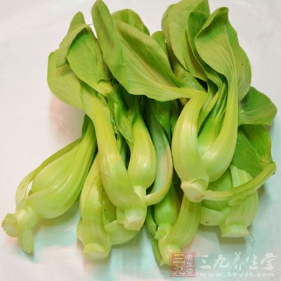 綠色帶葉蔬菜、甜瓜和草莓中葉酸的含量最高