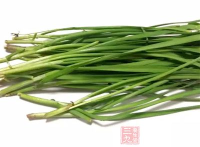 綠色蔬菜制成的沙拉能提供豐富的維生素B族