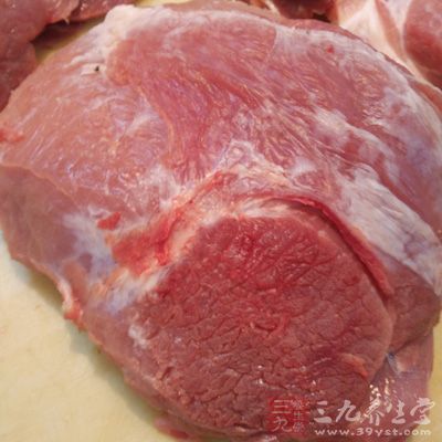 豬瘦肉250克，精鹽適量