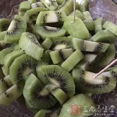 3個猕猴桃、2g瓊脂 3個猕猴桃、2g瓊脂