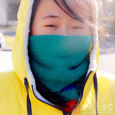 由於干燥寒冷的冬季令肌膚更易流失水分