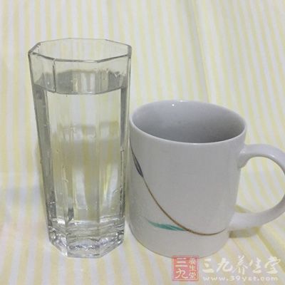 加適量水、白糖和香蕉丁