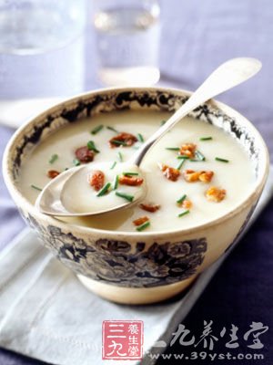 眉豆花生豬蹄湯