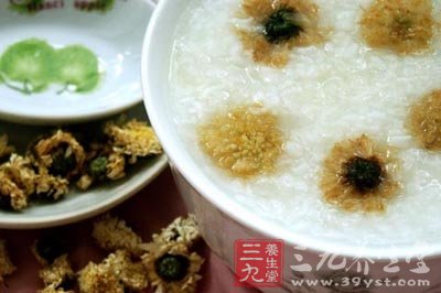 秋季飲食首選 7款養顏鮮花粥