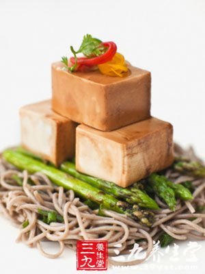 多吃北豆腐和血豆腐補充營養