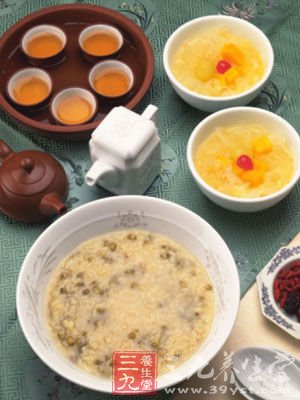 冰糖銀耳核桃粥飯