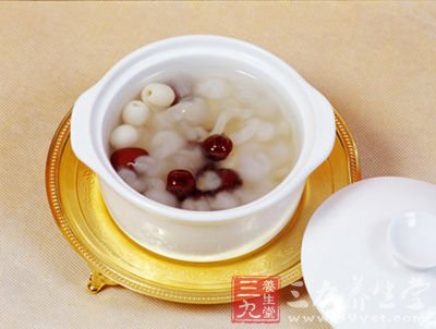 紅棗豐胸之蓮子紅棗湯