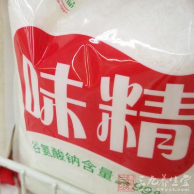 食鹽適量、味精少許、蒜5粒、生抽少許