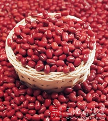 紅豆薏米粥美容養顏消水腫