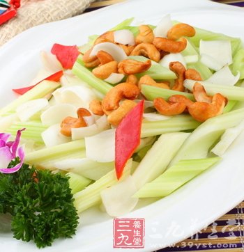 百合杏仁枇杷粥防燥潤肺滋陰