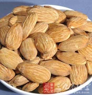 百合杏仁枇杷粥防燥潤肺滋陰