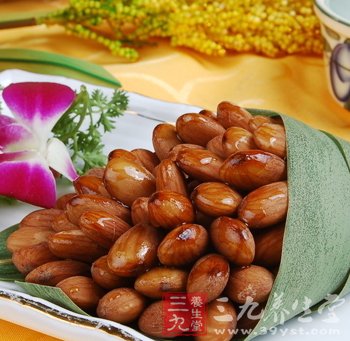 百合杏仁枇杷粥防燥潤肺滋陰