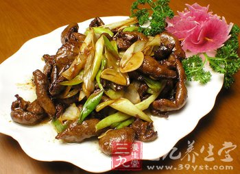鴨肉養胃補虛 自制四款噴香料理