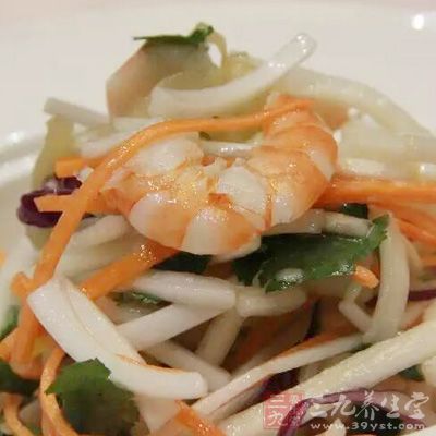 麻雀蛋2個，蝦肉15克