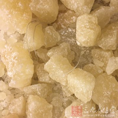 大火煮滾;轉文火放入冰糖
