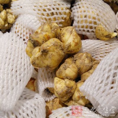 鮮藕500克荔苞米、百合、蓮子、芡實各15克