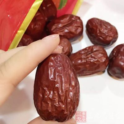 紅棗10粒，山藥300克左右