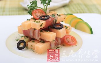 為女性煲制秋天養顏湯