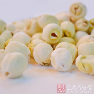 蓮子100g，去心煮爛後搗成泥