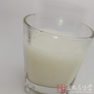 牛奶1，200c.c.、阿薩姆紅茶葉0.5小匙