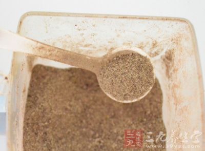 鹽1/2小匙、胡椒少許、醬油少許