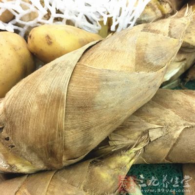 蘆筍、蒜頭2瓣、橄榄油1/2小匙