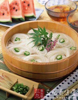 8款瘦臉食譜 吃出小臉
