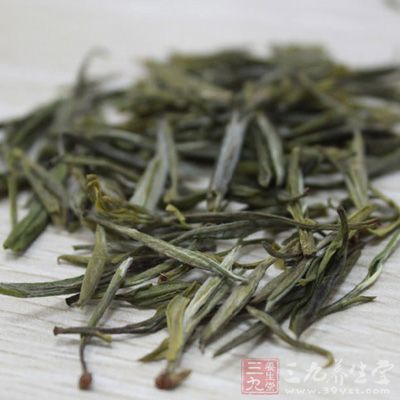 材料：人參9克，茶葉3克