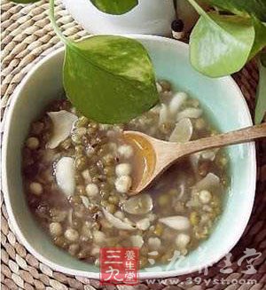 身體毒素的“清道夫” 6款滋養減肥排毒湯