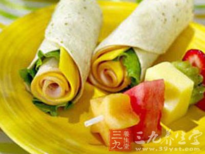 晚餐：高蛋白、低脂肪的飲食