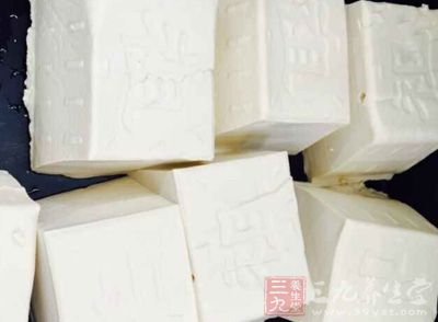 在加上蔬菜等活用的食物，如大豆、豆腐