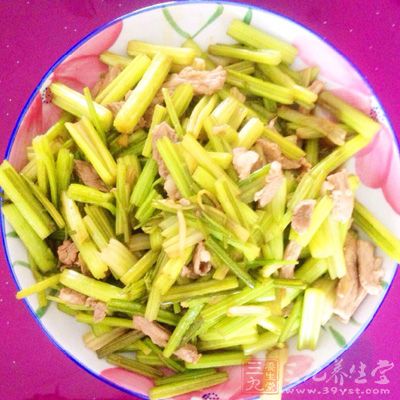 若想吃肉，雞胸肉跟蔬菜的配合是最佳的選擇