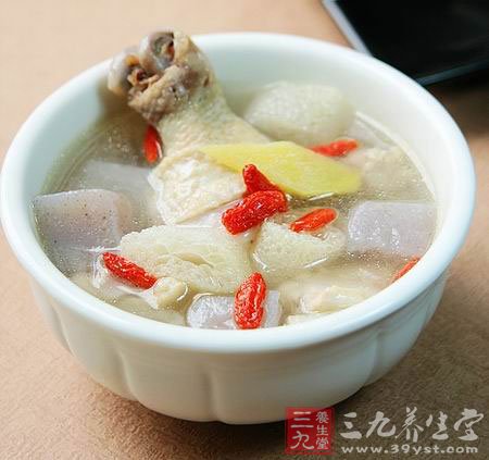白鲫豬展煲枸杞頭湯