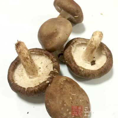 蘑菇洗淨切片
