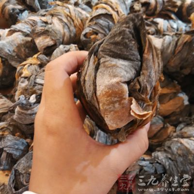 大棒骨一根（大約500克）、海帶結100克